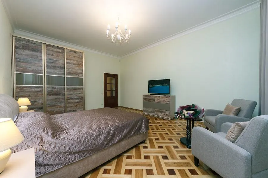 Apartment 2 Bedroms Right Near Khreashatik Kyiv