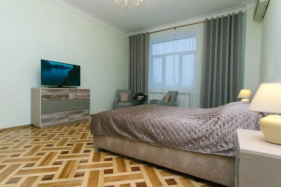 2 Bedroms Right Near Khreashatik Kyiv Apartment
