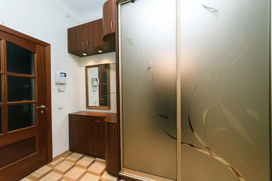 2 Bedroms Right Near Khreashatik Kyiv Apartment