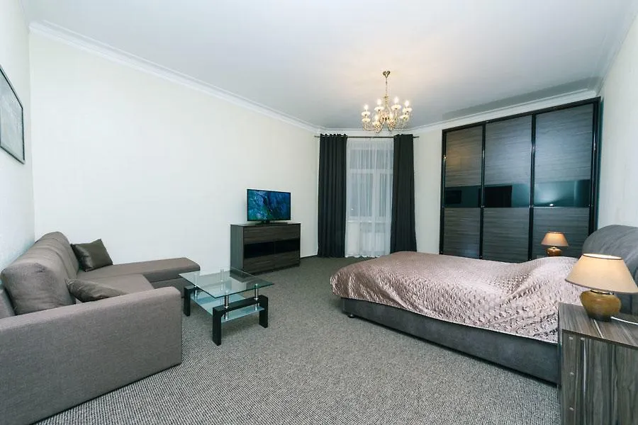 2 Bedroms Right Near Khreashatik Kiev