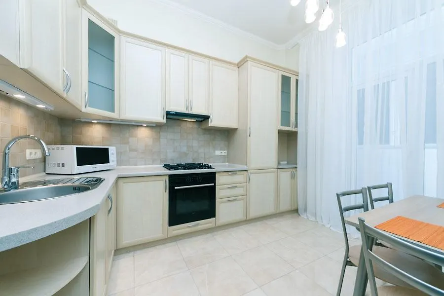 Apartment 2 Bedroms Right Near Khreashatik Kyiv