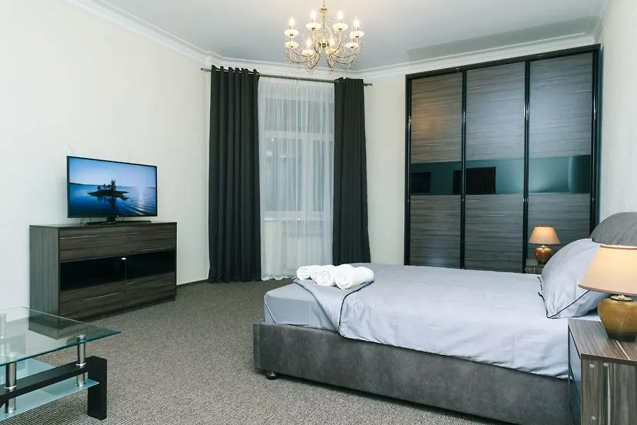 2 Bedroms Right Near Khreashatik Kyiv 0*,  Ukraine