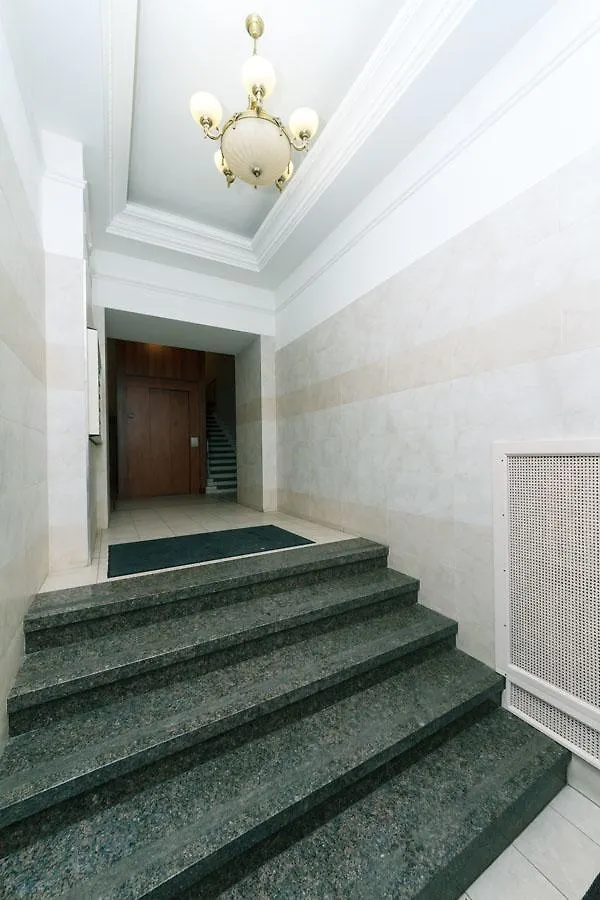 2 Bedroms Right Near Khreashatik Kyiv
